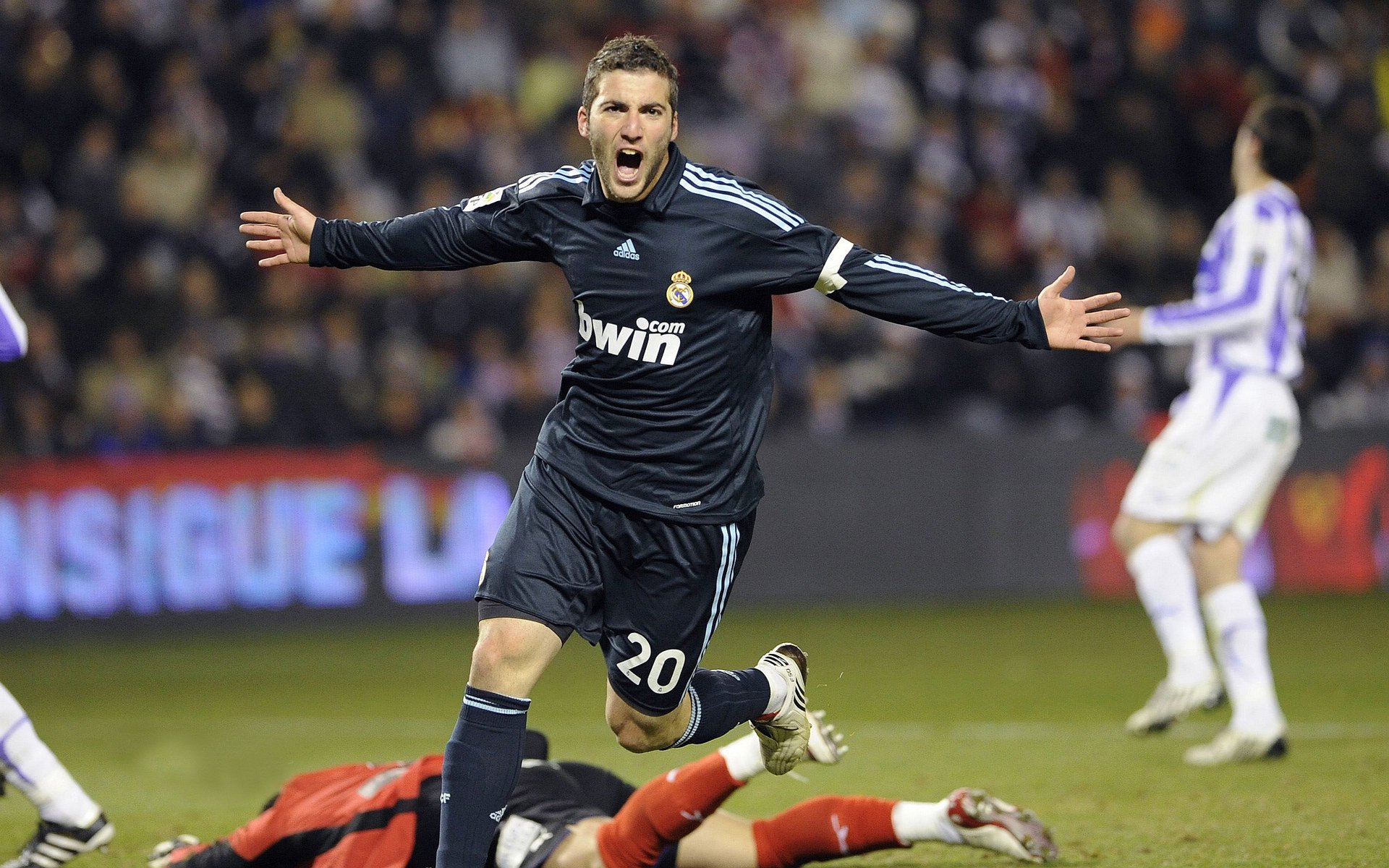 LOL赛场英雄操作极致精彩,我lol赛场