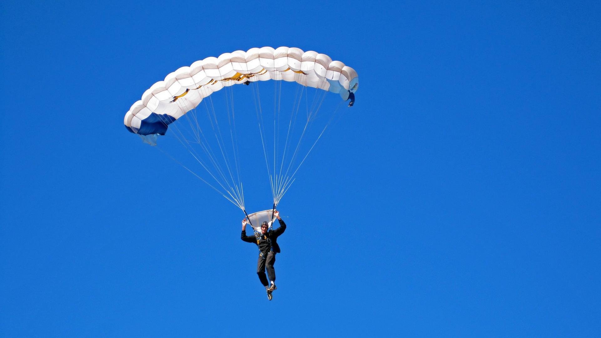 蝶泳项目吉尔吉斯斯坦新秀崭露锋芒，吉尔吉斯斯坦滑雪
